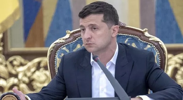 Зеленский за 3 минуты нашел 175 миллионов на дороги: барыга Яценюка в шоке