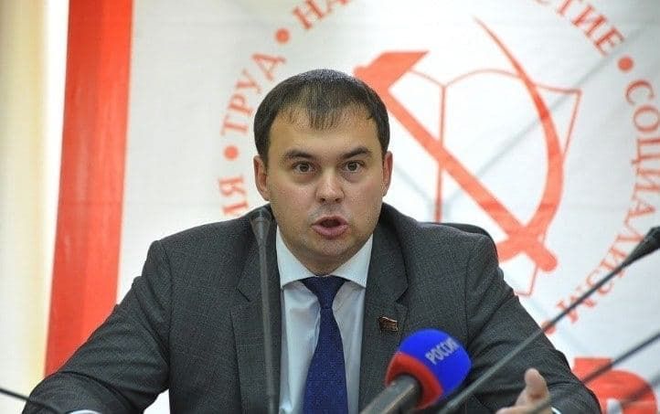 При перемене мест в ЦК Зюганов не меняется qzqiziehixekmp
