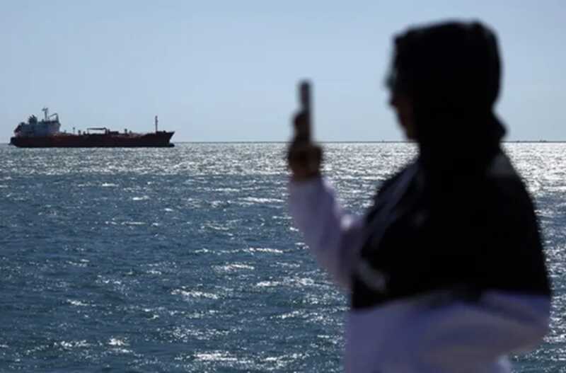 Количество морских перевозок через Ормузский пролив уменьшилось более чем в четыре раза