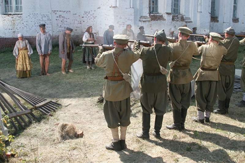 &laquo;Село Кипец было обстреляно ипритными снарядами &ndash; единственный в мировой истории факт применения химического оружия против собственного населения. В селе Парьевка за один день были расстреляны более 80 жителей - в основном старики, подростки и бабы&raquo;